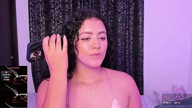 Snapshot of Adhara-zanne chatting on March 7, 3:19 am Adhara-zanne online show from March 7, 3:19 am