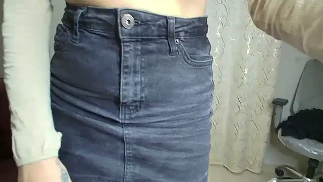 nayra malhotra online show from February 16, 10:55 am