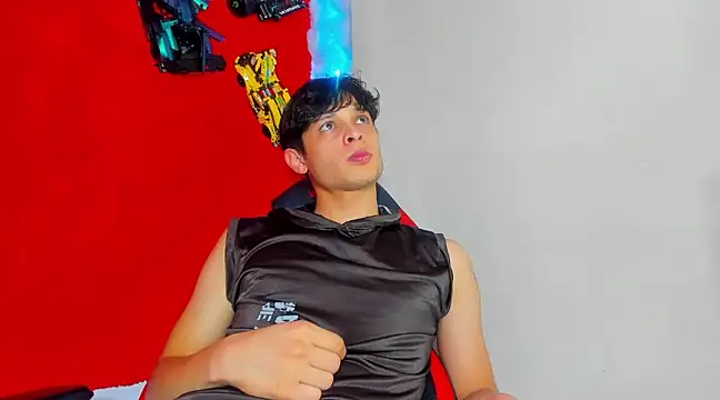 Snapshot of LilOwen_ chatting on March 3, 11:14 pm LilOwen  online show from March 3, 11:14 pm