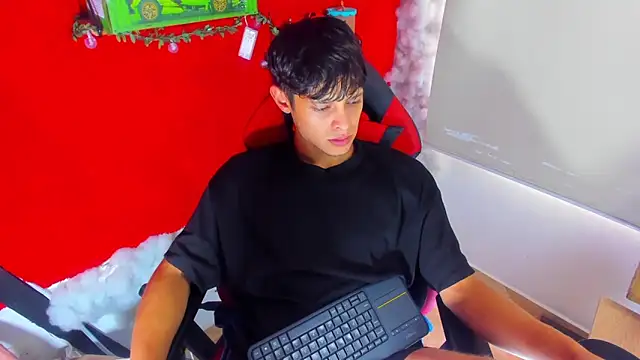 Snapshot of LilOwen_ chatting on September 14, 7:02 pm LilOwen  online show from September 14, 7:02 pm