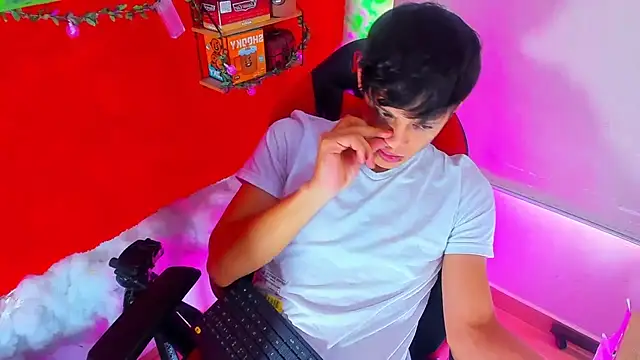 Snapshot of LilOwen_ chatting on September 20, 7:15 pm LilOwen  online show from September 20, 7:15 pm