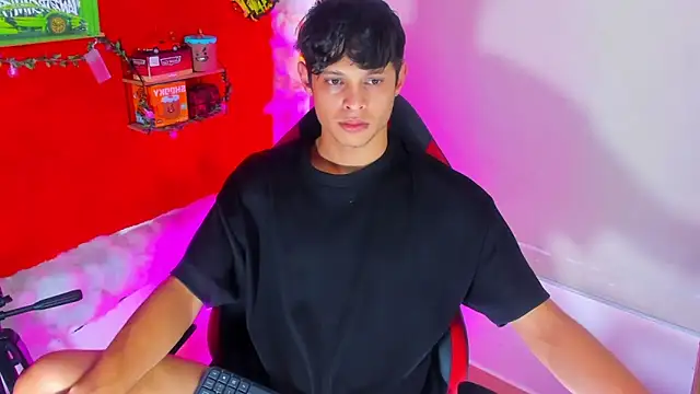 Snapshot of LilOwen_ chatting on September 23, 5:38 pm LilOwen  online show from September 23, 5:38 pm