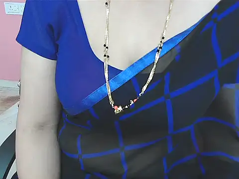 Snapshot of sunitha-3 chatting on September 13, 6:24 am sunitha-3 online show from September 13, 6:24 am