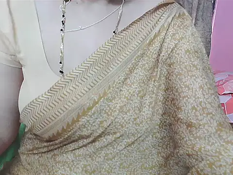 Snapshot of sunitha-3 chatting on November 3, 6:58 am sunitha-3 online show from November 3, 6:58 am