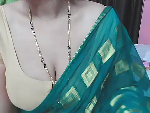 Snapshot of sunitha-3 chatting on December 1, 6:13 pm sunitha-3 online show from December 1, 6:13 pm