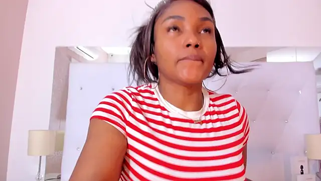 Isla Scott online show from December 22, 11:18 am