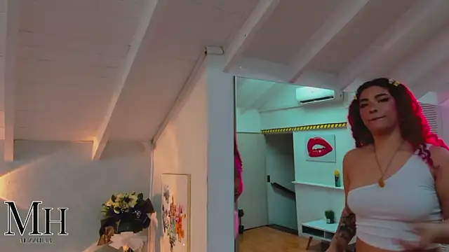 MizzHell online show from April 7, 3:51 am