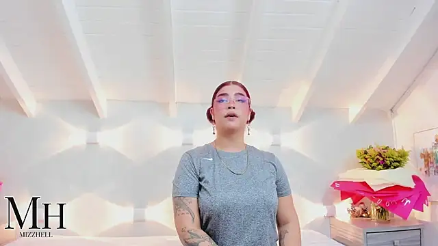 MizzHell online show from April 23, 3:52 am