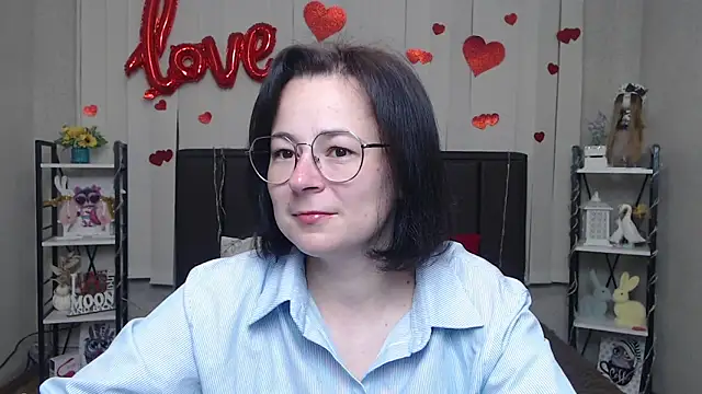Snapshot of MarieSho chatting on May 28, 5:38 am MarieSho online show from May 28, 5:38 am