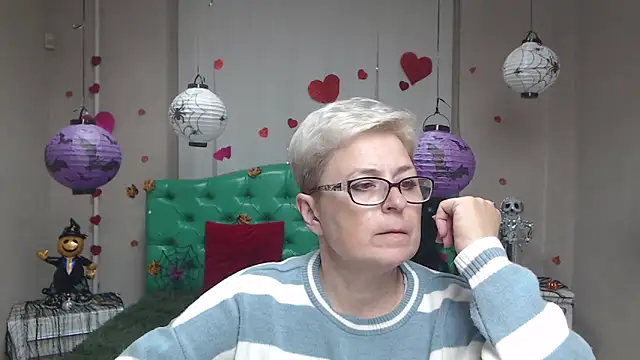 EmiliaGree online show from October 27, 6:01 pm