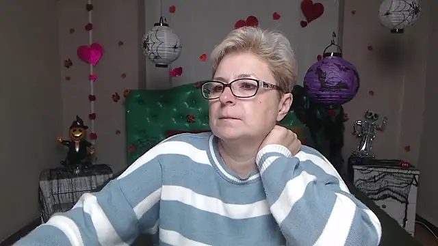 EmiliaGree online show from November 8, 6:02 am