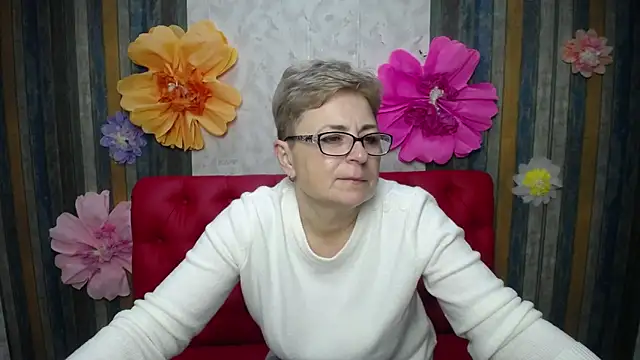 EmiliaGree online show from April 19, 5:12 pm