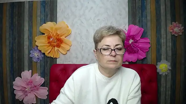 EmiliaGree online show from April 23, 5:04 pm