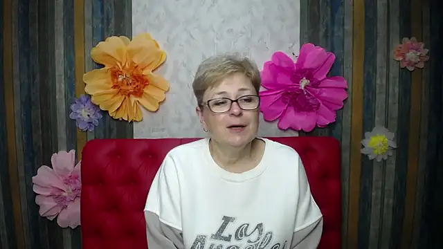 EmiliaGree online show from May 1, 5:06 pm