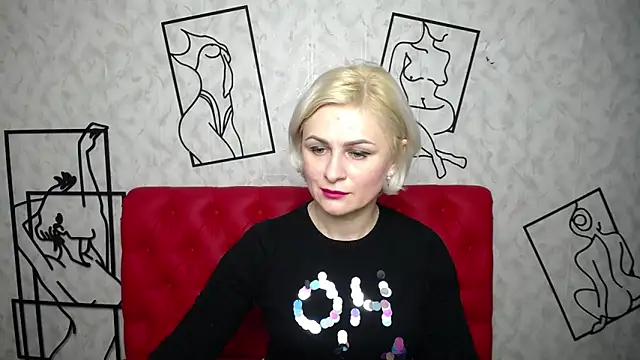 Snapshot of OliviaHorst chatting on December 11, 6:25 am OliviaHorst online show from December 11, 6:25 am