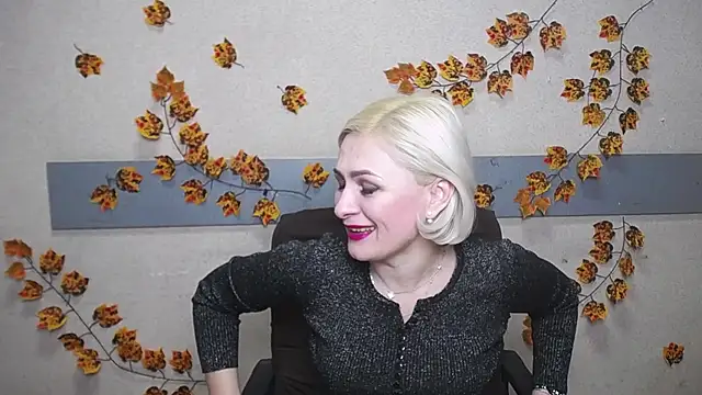 Snapshot of OliviaHorst chatting on December 12, 6:25 am OliviaHorst online show from December 12, 6:25 am