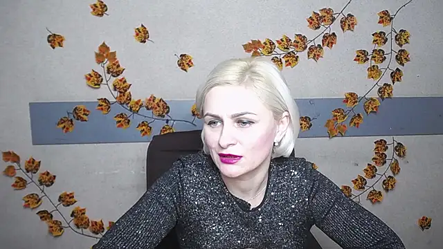 Snapshot of OliviaHorst chatting on December 12, 9:30 am OliviaHorst online show from December 12, 9:30 am