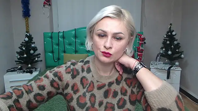 Snapshot of OliviaHorst chatting on December 18, 6:53 am OliviaHorst online show from December 18, 6:53 am