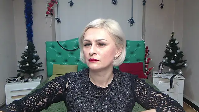 Snapshot of OliviaHorst chatting on December 19, 6:12 am OliviaHorst online show from December 19, 6:12 am