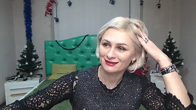 Snapshot of OliviaHorst chatting on December 19, 9:18 am OliviaHorst online show from December 19, 9:18 am