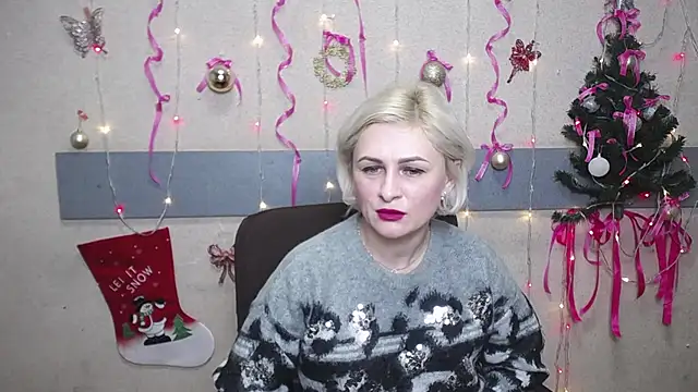 Snapshot of OliviaHorst chatting on December 21, 6:30 am OliviaHorst online show from December 21, 6:30 am