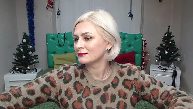 Snapshot of OliviaHorst chatting on January 4, 9:32 am OliviaHorst online show from January 4, 9:32 am