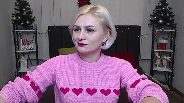 Snapshot of OliviaHorst chatting on January 11, 11:56 am OliviaHorst online show from January 11, 11:56 am