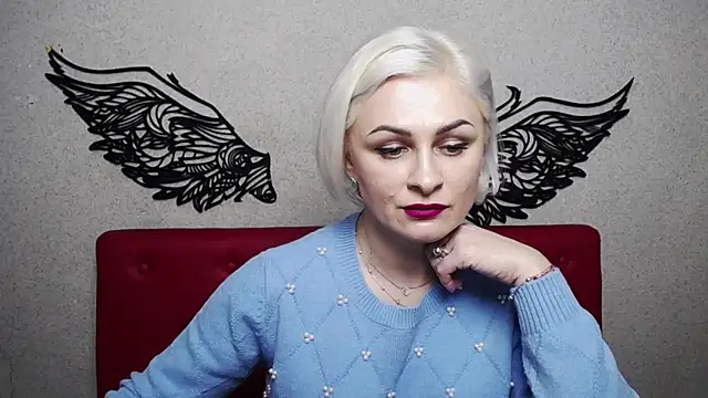 Snapshot of OliviaHorst chatting on February 8, 9:13 am OliviaHorst online show from February 8, 9:13 am