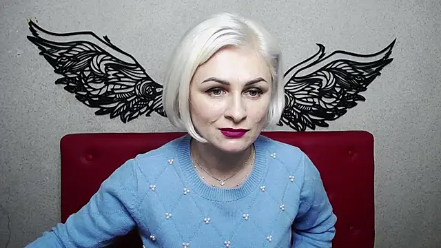 Snapshot of OliviaHorst chatting on February 8, 12:17 pm OliviaHorst online show from February 8, 12:17 pm