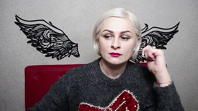 Snapshot of OliviaHorst chatting on February 9, 9:58 am OliviaHorst online show from February 9, 9:58 am