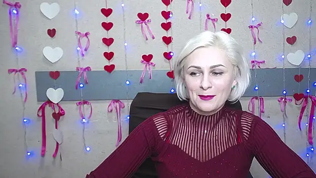 Snapshot of OliviaHorst chatting on February 12, 12:12 pm OliviaHorst online show from February 12, 12:12 pm