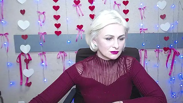 Snapshot of OliviaHorst chatting on February 20, 9:33 am OliviaHorst online show from February 20, 9:33 am