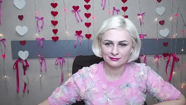 Snapshot of OliviaHorst chatting on February 22, 9:45 am OliviaHorst online show from February 22, 9:45 am