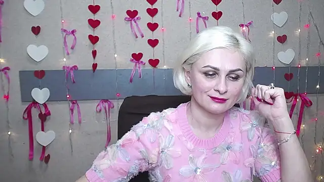 Snapshot of OliviaHorst chatting on February 22, 1:02 pm OliviaHorst online show from February 22, 1:02 pm