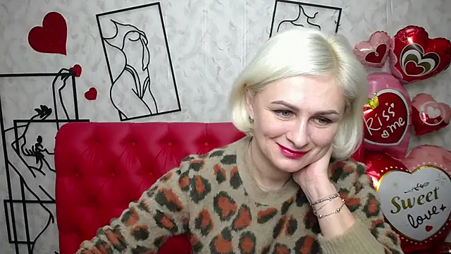 Snapshot of OliviaHorst chatting on March 1, 2:13 pm OliviaHorst online show from March 1, 2:13 pm