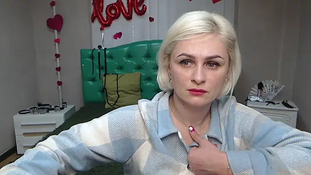 Snapshot of OliviaHorst chatting on March 12, 12:26 pm OliviaHorst online show from March 12, 12:26 pm