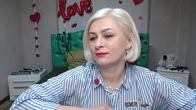 Snapshot of OliviaHorst chatting on March 21, 6:27 am OliviaHorst online show from March 21, 6:27 am