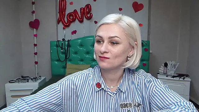 Snapshot of OliviaHorst chatting on March 21, 3:46 pm OliviaHorst online show from March 21, 3:46 pm