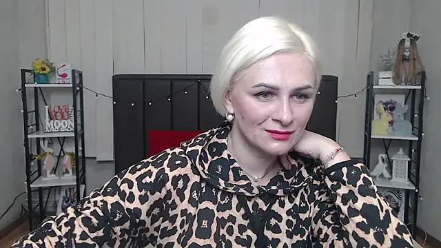 Snapshot of OliviaHorst chatting on September 26, 5:33 am OliviaHorst online show from September 26, 5:33 am