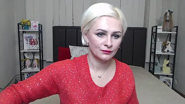 Snapshot of OliviaHorst chatting on December 4, 6:23 am OliviaHorst online show from December 4, 6:23 am