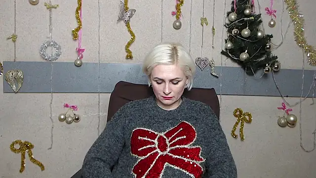 Snapshot of OliviaHorst chatting on December 14, 6:23 pm OliviaHorst online show from December 14, 6:23 pm