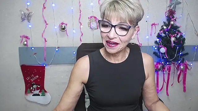 Snapshot of EllaBonito chatting on January 14, 6:34 am EllaBonito online show from January 14, 6:34 am