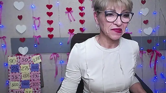 Snapshot of EllaBonito chatting on February 5, 3:42 pm EllaBonito online show from February 5, 3:42 pm