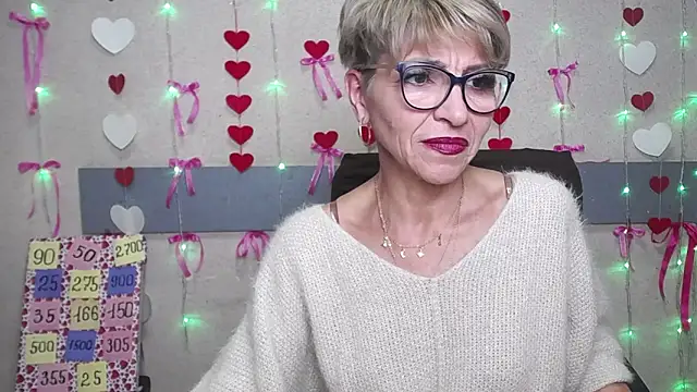 Snapshot of EllaBonito chatting on February 10, 12:29 pm EllaBonito online show from February 10, 12:29 pm