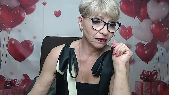 Snapshot of EllaBonito chatting on May 16, 10:58 am EllaBonito online show from May 16, 10:58 am