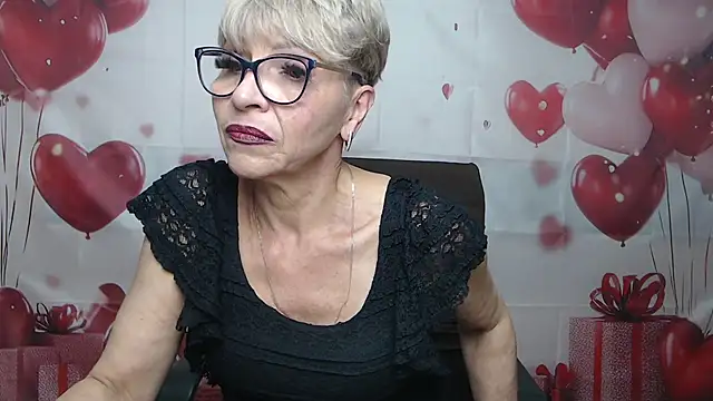 Snapshot of EllaBonito chatting on May 19, 5:47 am EllaBonito online show from May 19, 5:47 am