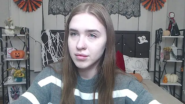 LauraHlot online show from November 3, 6:31 pm