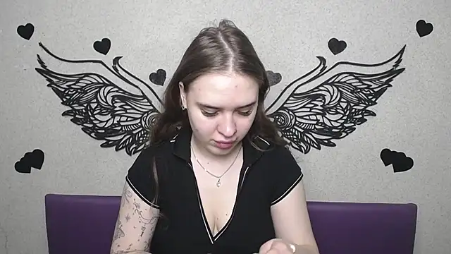 LauraHlot online show from April 17, 5:38 pm