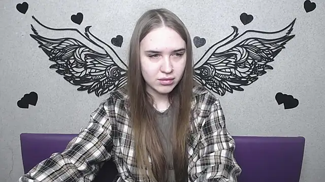 LauraHlot online show from April 22, 5:43 am