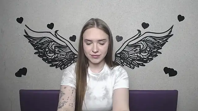 LauraHlot online show from April 24, 5:48 pm